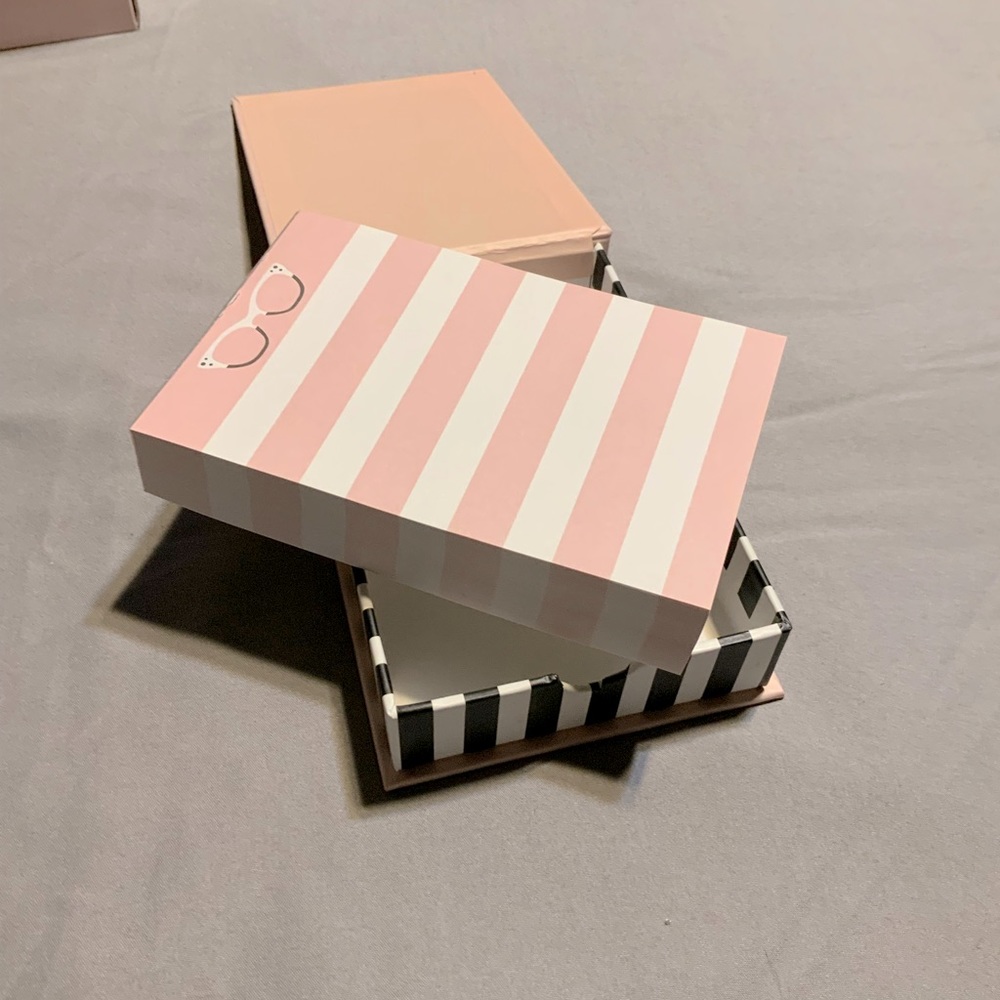 Brand New boxed mini notepad 3” x 5”. Great for writing down notes,grocery lists